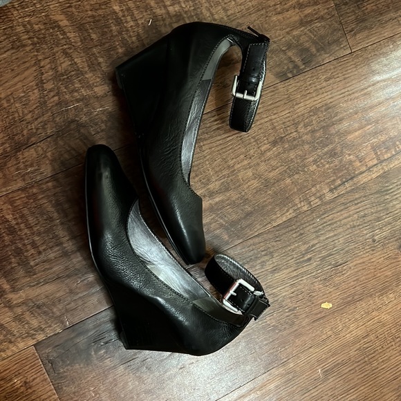 Ecco Black Leather heeled wedges, size EU 38/US 7.5 - Picture 2 of 4